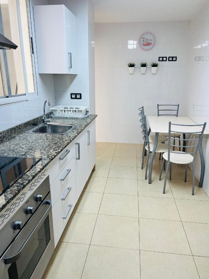 APARTAMENTO CENTRO 3 HABITACIONES CON AIRE ACONDICIONADO A 150m DE LA PLAYA Peñíscola Exterior foto