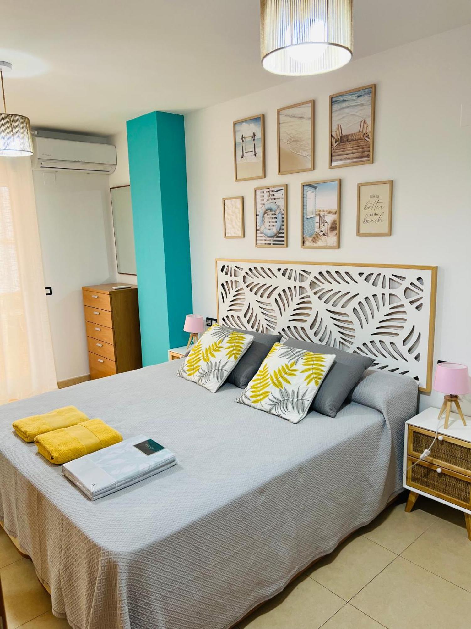 APARTAMENTO CENTRO 3 HABITACIONES CON AIRE ACONDICIONADO A 150m DE LA PLAYA Peñíscola Exterior foto