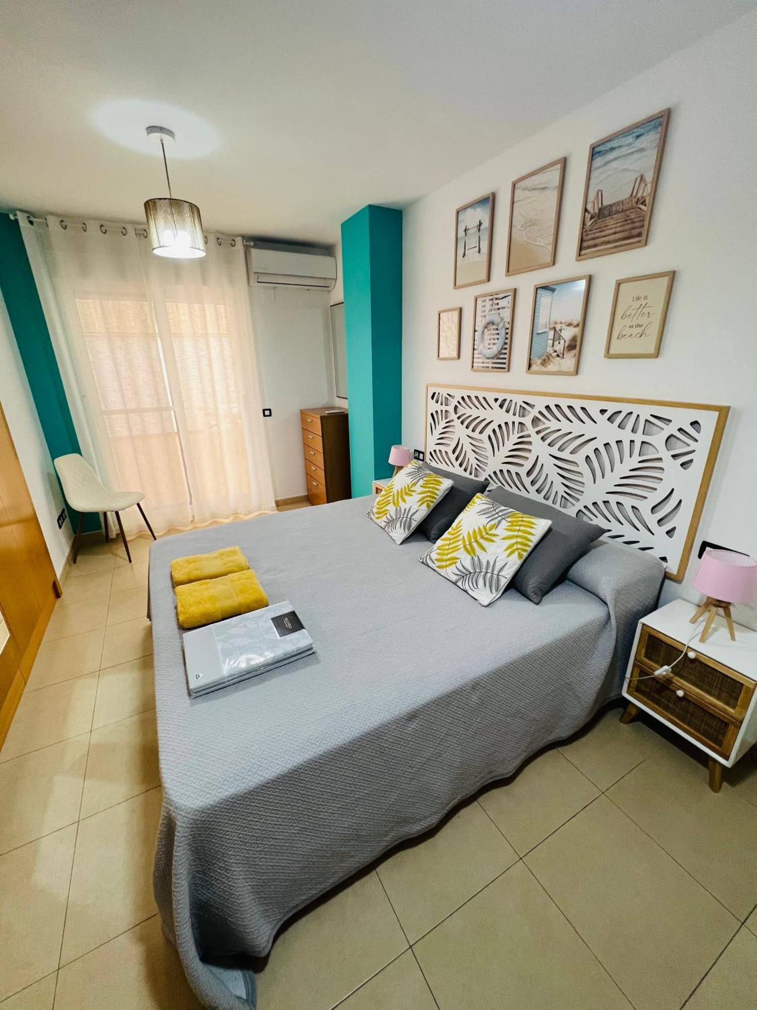 APARTAMENTO CENTRO 3 HABITACIONES CON AIRE ACONDICIONADO A 150m DE LA PLAYA Peñíscola Exterior foto