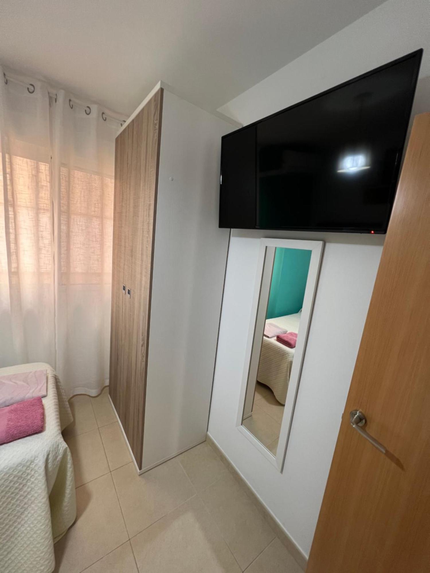 APARTAMENTO CENTRO 3 HABITACIONES CON AIRE ACONDICIONADO A 150m DE LA PLAYA Peñíscola Exterior foto